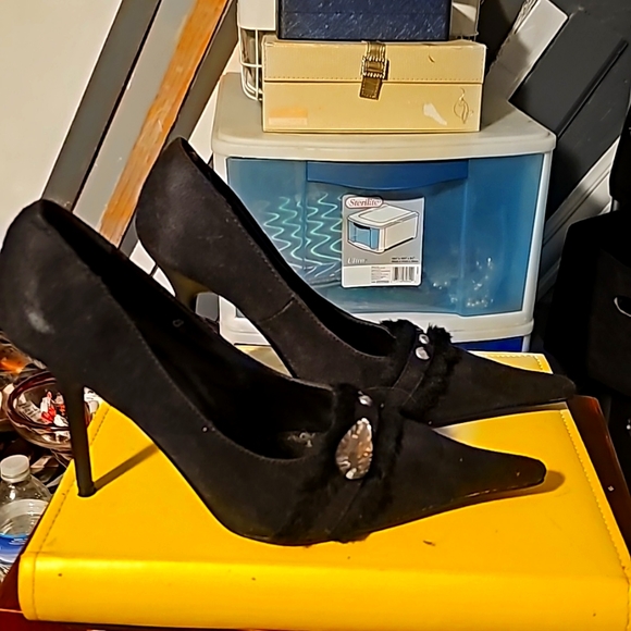 New Suede w/Fur Designer Shoes by Dangerous, Sz 8, Black, Pointy Toe, 3" - Picture 3 of 10